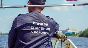 На помощь выпавшему из лодки мужчине пришли Воронежские спасатели